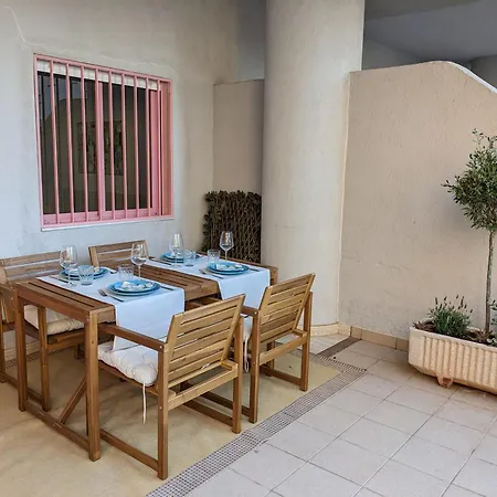 First Line Fossa Appartement *